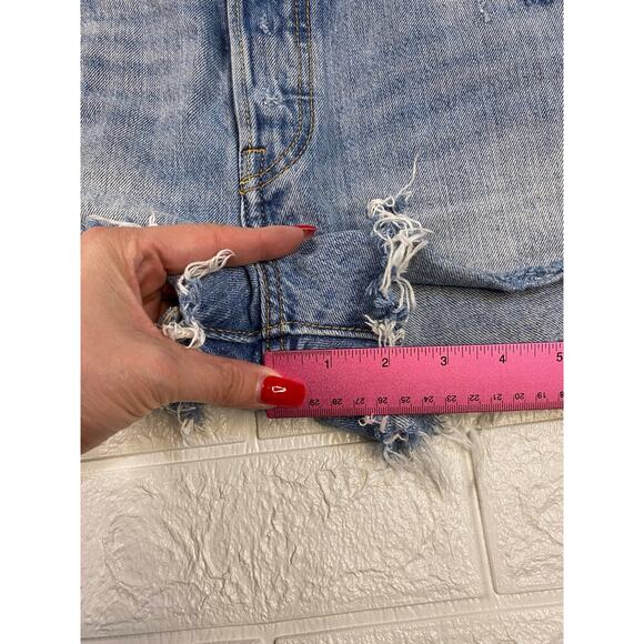 501 Levi’s Jean Shorts - Picture 3 of 5